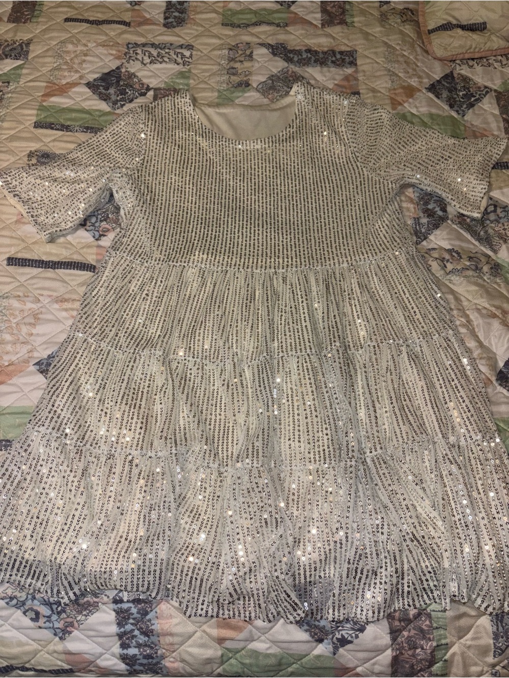 SHEIN Cream Sequin Tiered Mini Dress with Short Sleeves